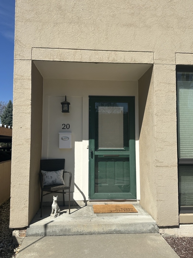 20 Oak Tree Court #20, Elmhurst, IL 60126