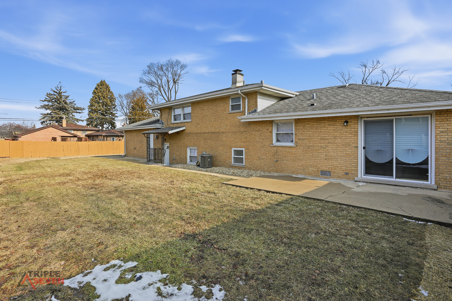 5500 W 83rd Place, Burbank, IL 60459