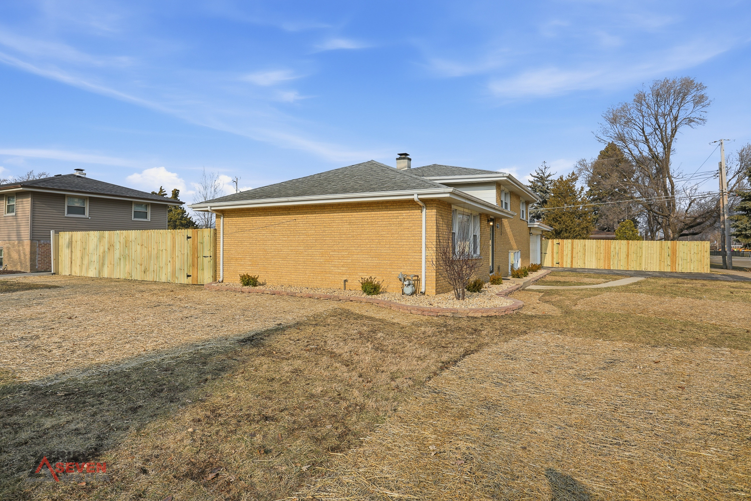 5500 W 83rd Place, Burbank, IL 60459