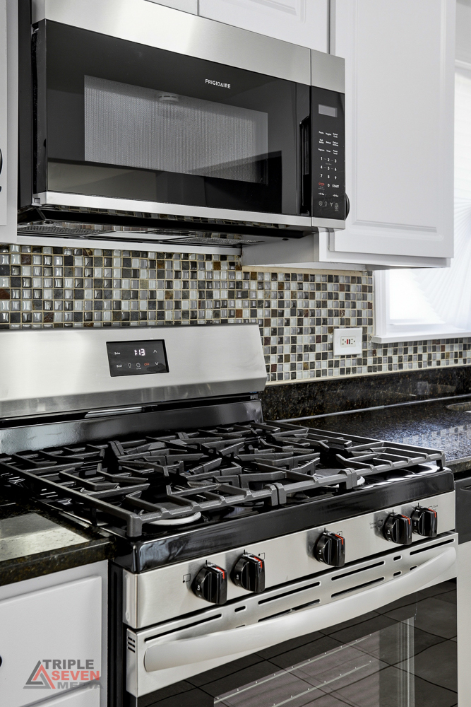 5500 W 83rd Place, Burbank, IL 60459