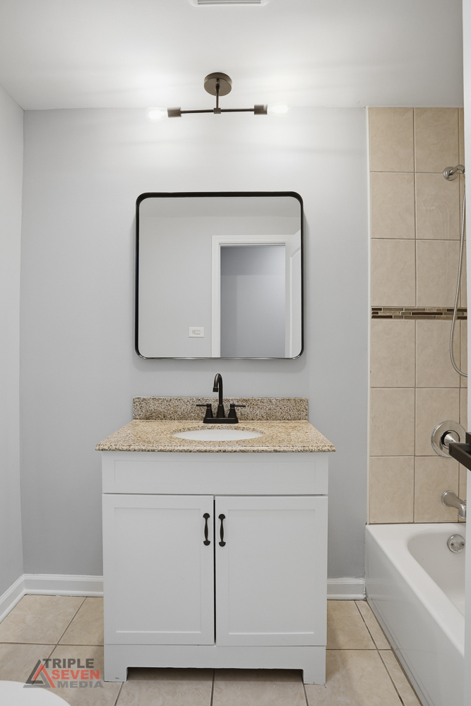 5500 W 83rd Place, Burbank, IL 60459