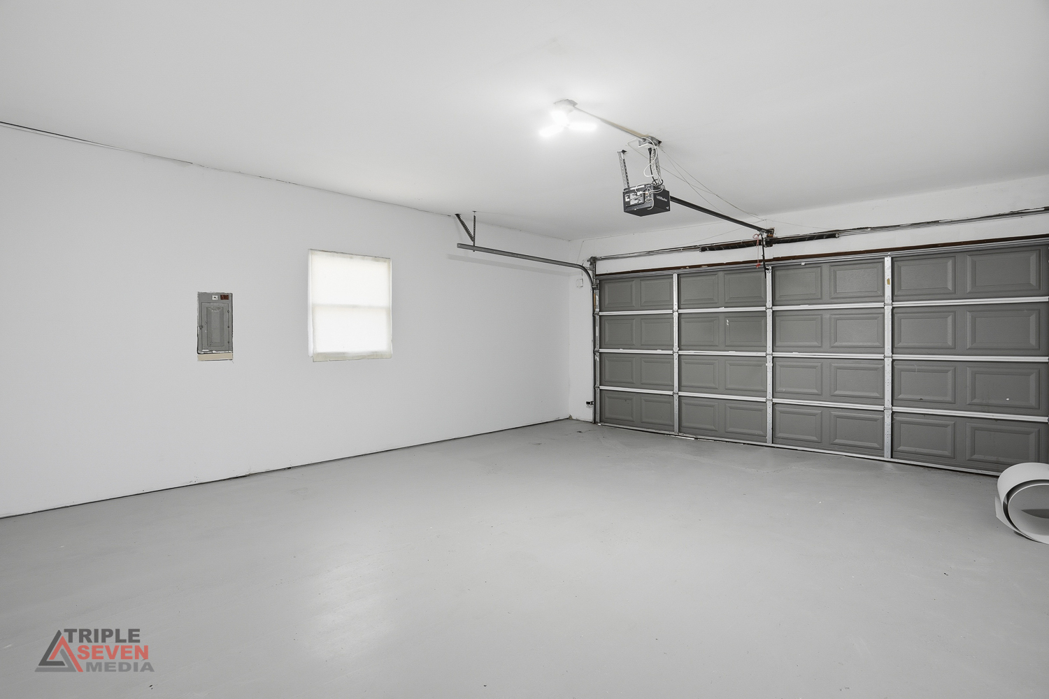 5500 W 83rd Place, Burbank, IL 60459