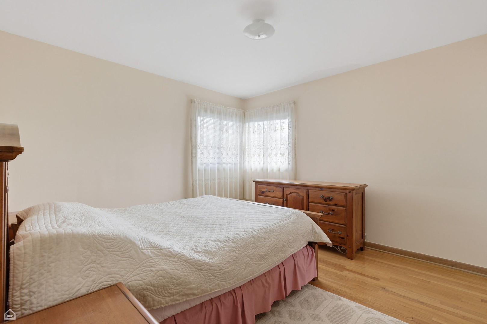 8145 N Grand Court, Niles, IL 60714