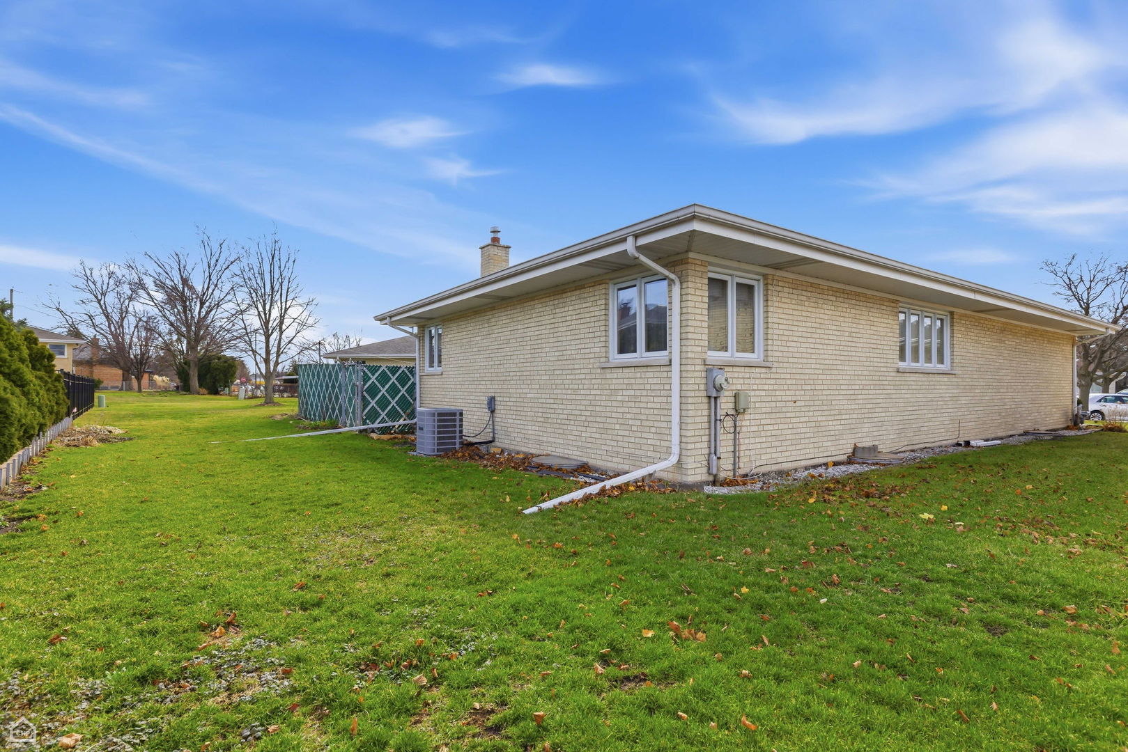 8145 N Grand Court, Niles, IL 60714