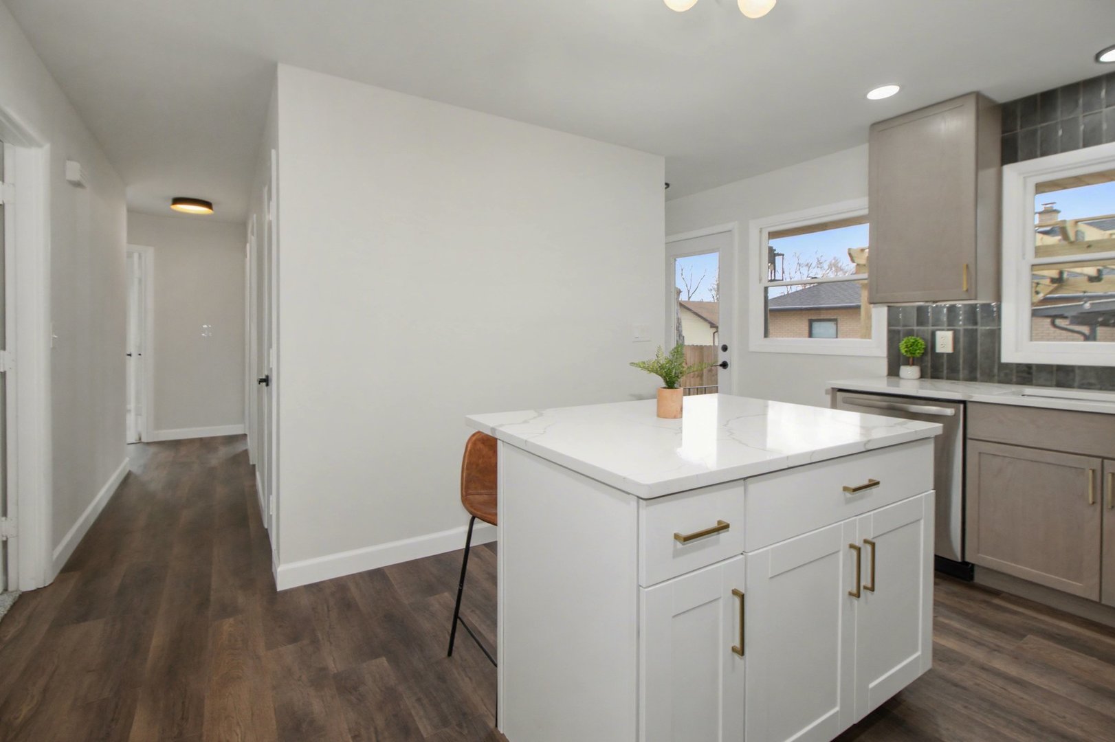 18263 Greenbay Avenue, Lansing, IL 60438