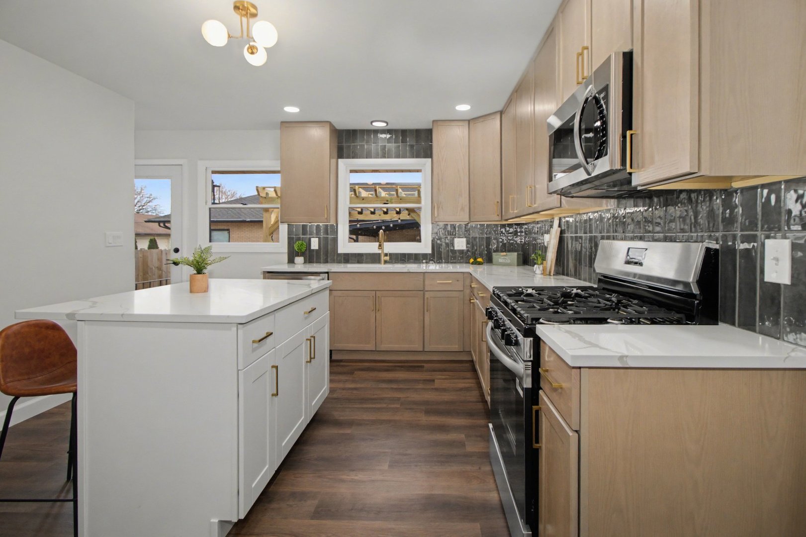 18263 Greenbay Avenue, Lansing, IL 60438