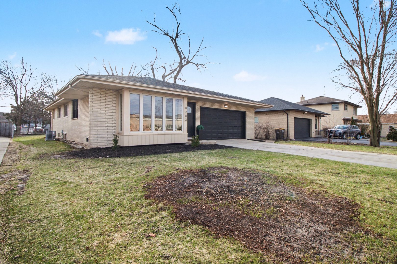 18263 Greenbay Avenue, Lansing, IL 60438