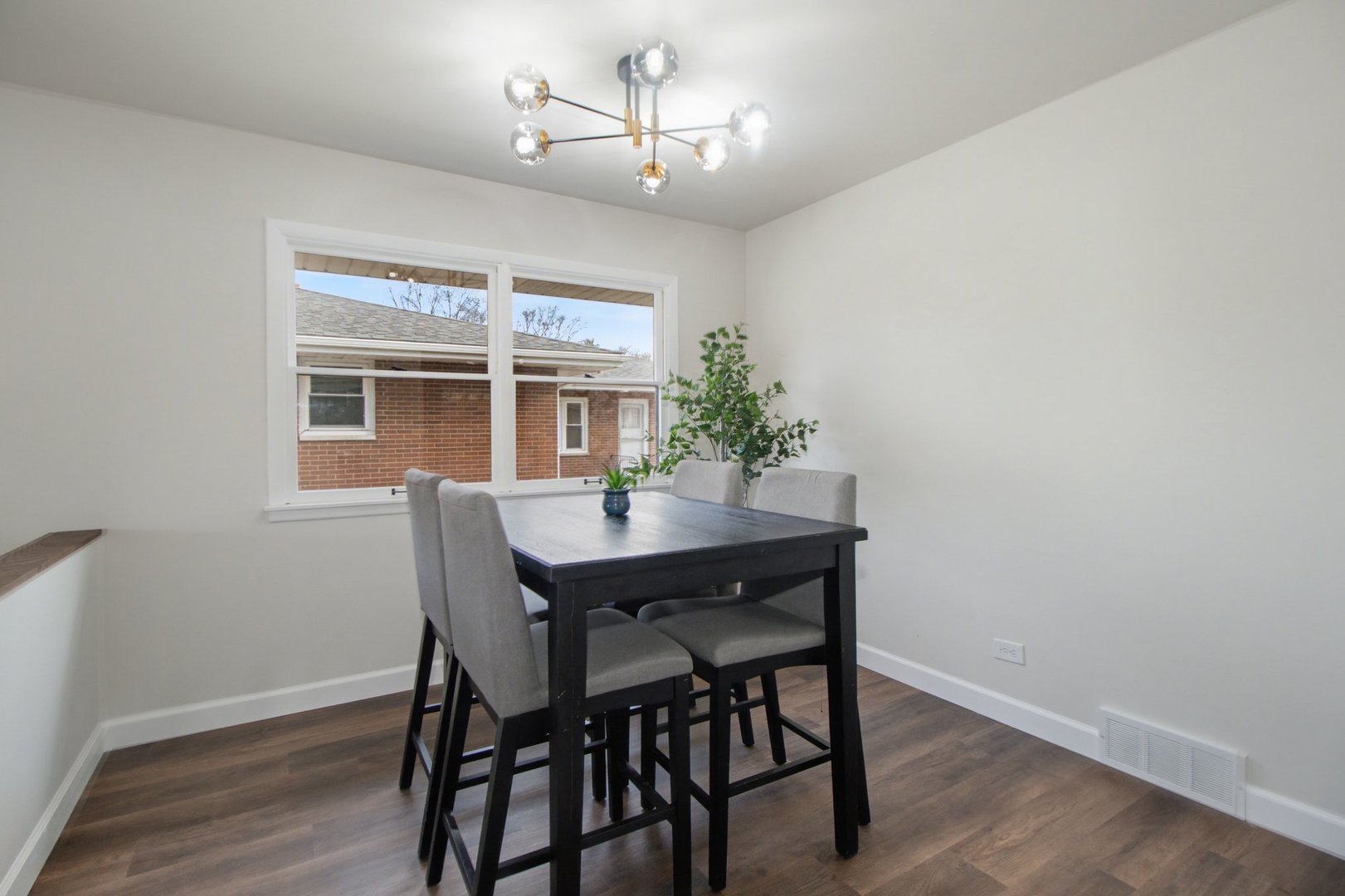 18263 Greenbay Avenue, Lansing, IL 60438