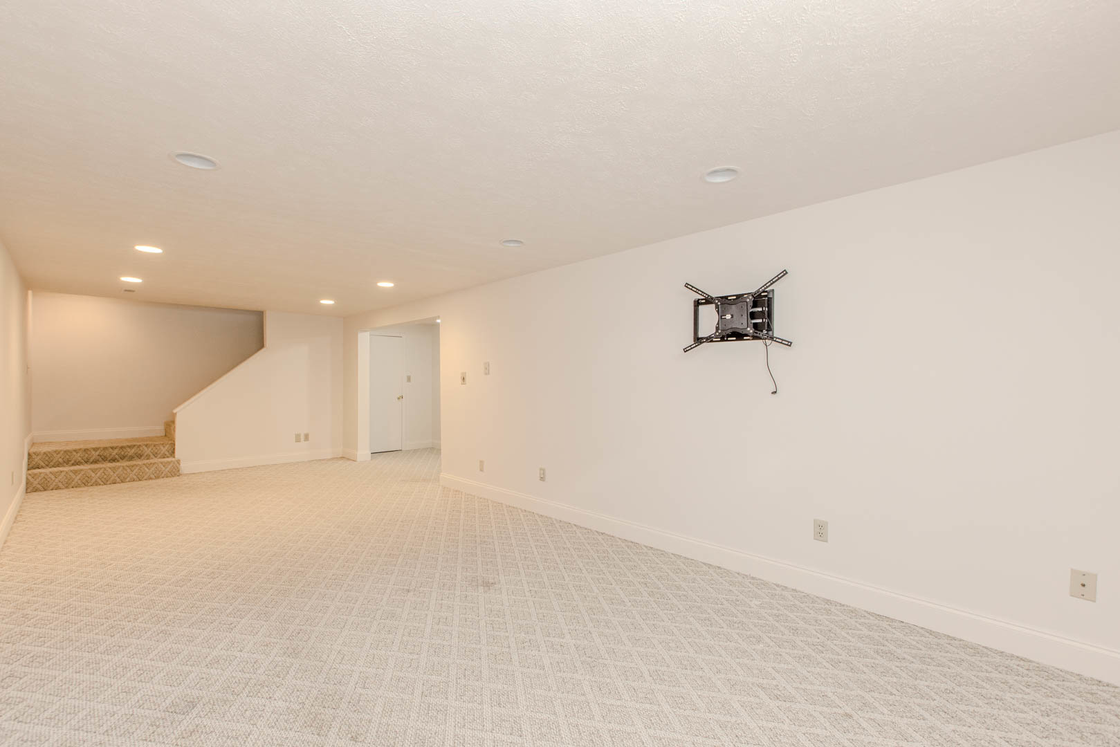 301 Lake Shore Circle, Bloomington, IL 61704