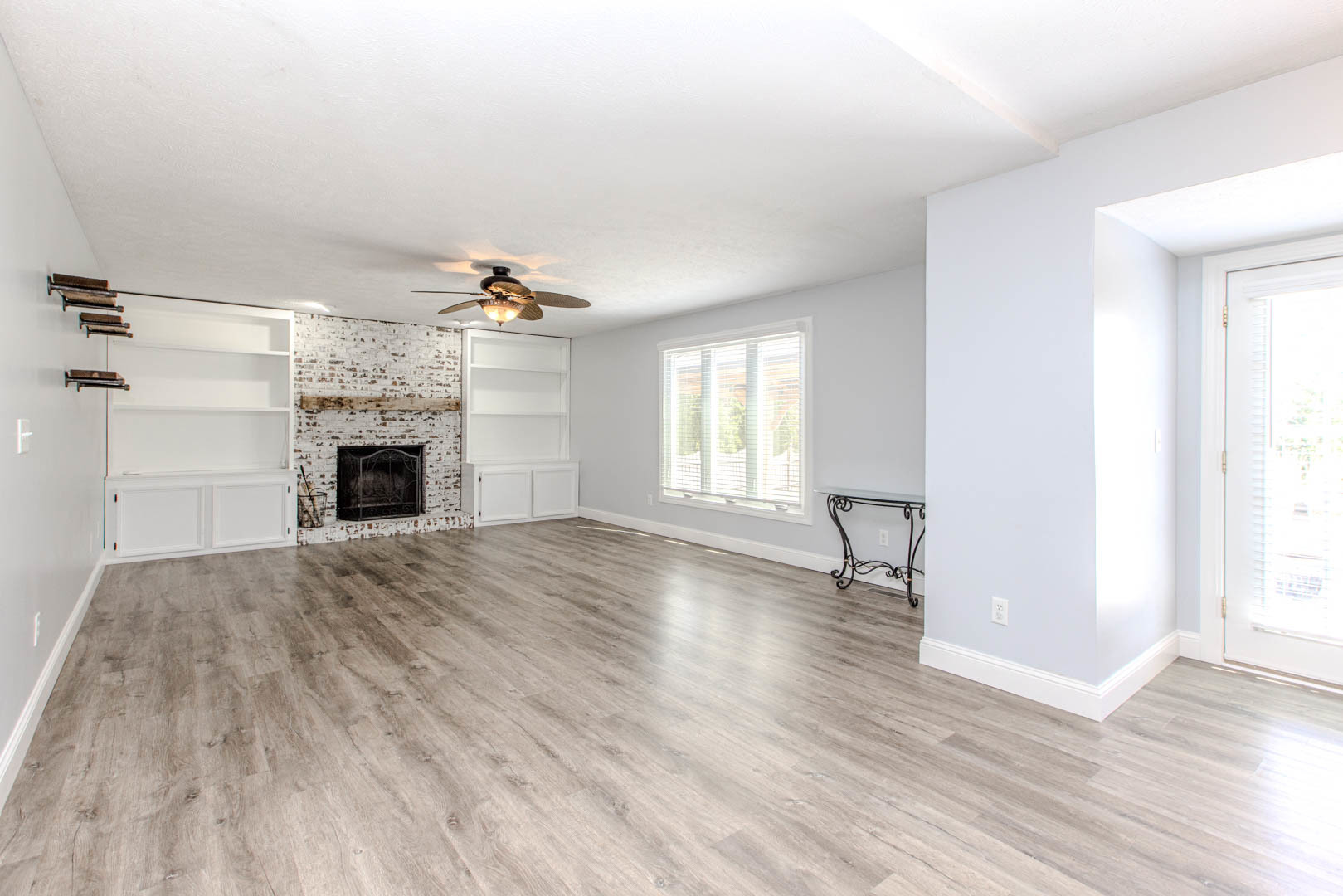 301 Lake Shore Circle, Bloomington, IL 61704