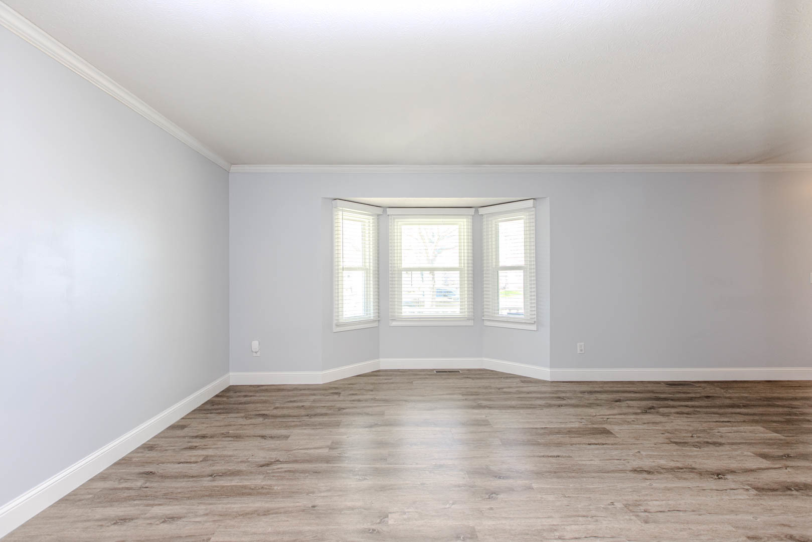 301 Lake Shore Circle, Bloomington, IL 61704