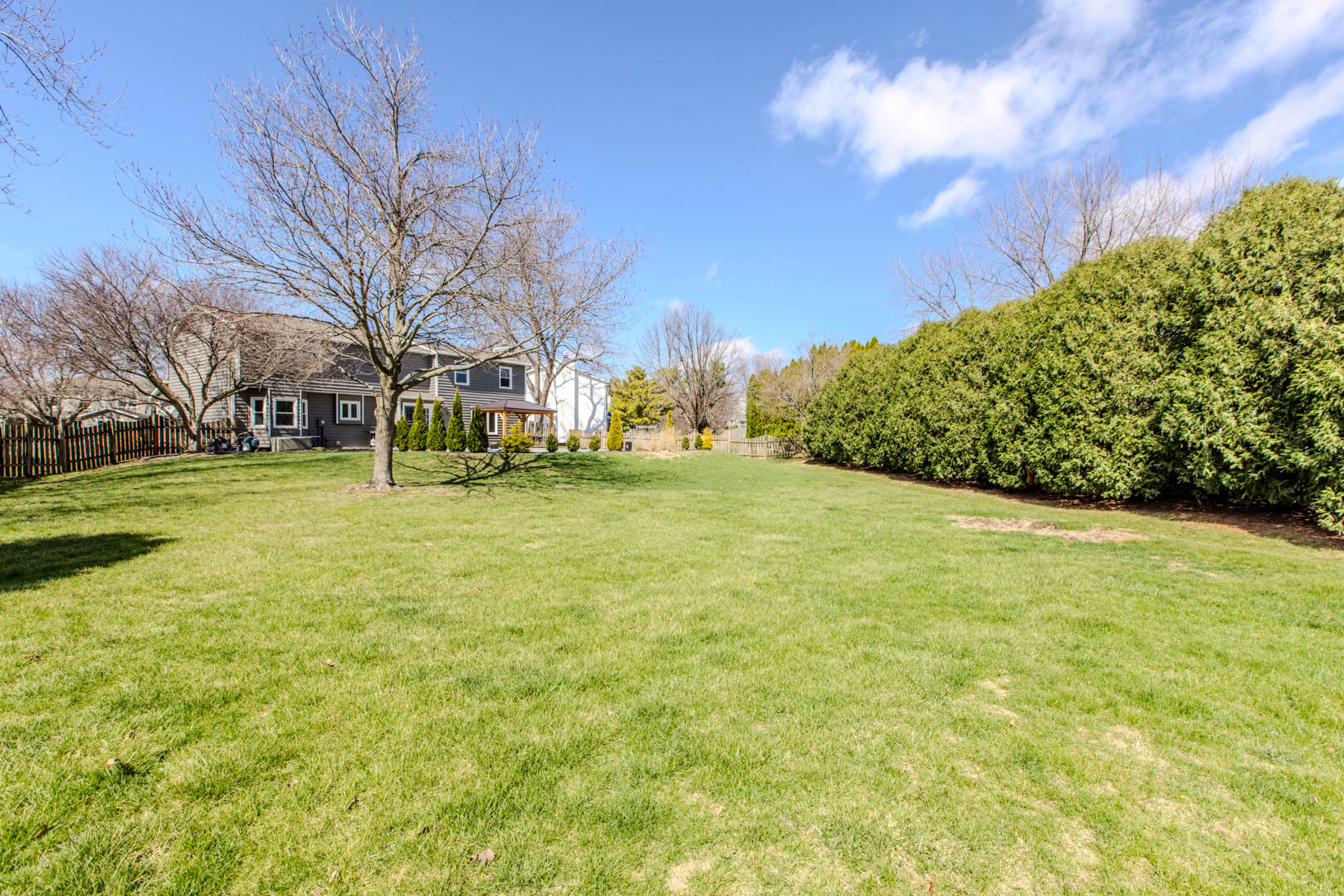 301 Lake Shore Circle, Bloomington, IL 61704