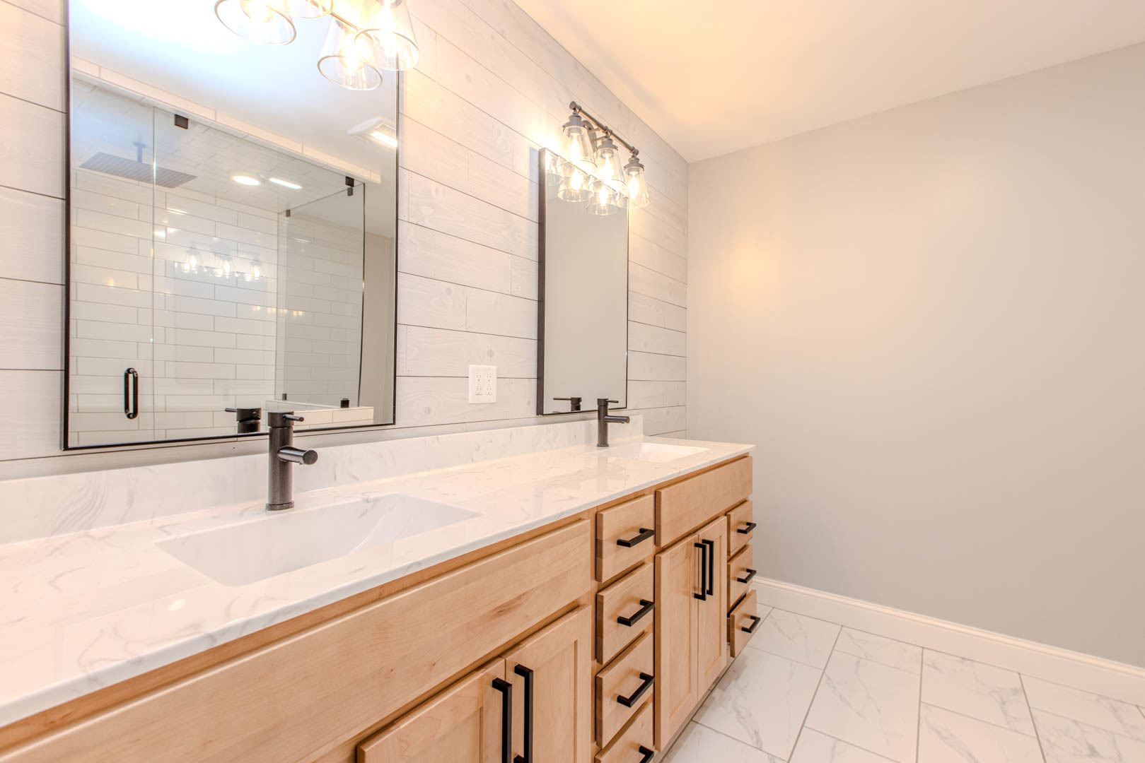 301 Lake Shore Circle, Bloomington, IL 61704