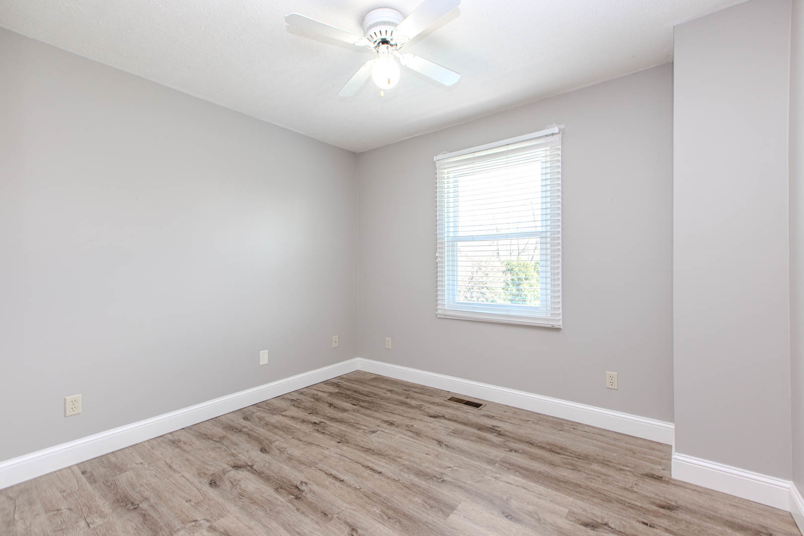 301 Lake Shore Circle, Bloomington, IL 61704