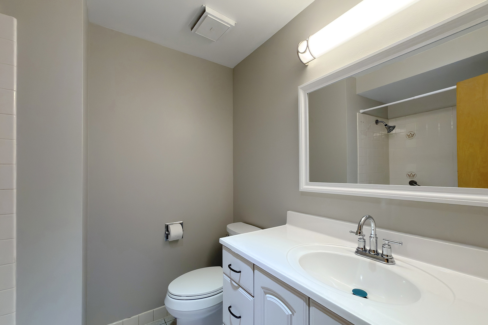 914 S Robert Drive, Mount Prospect, IL 60056