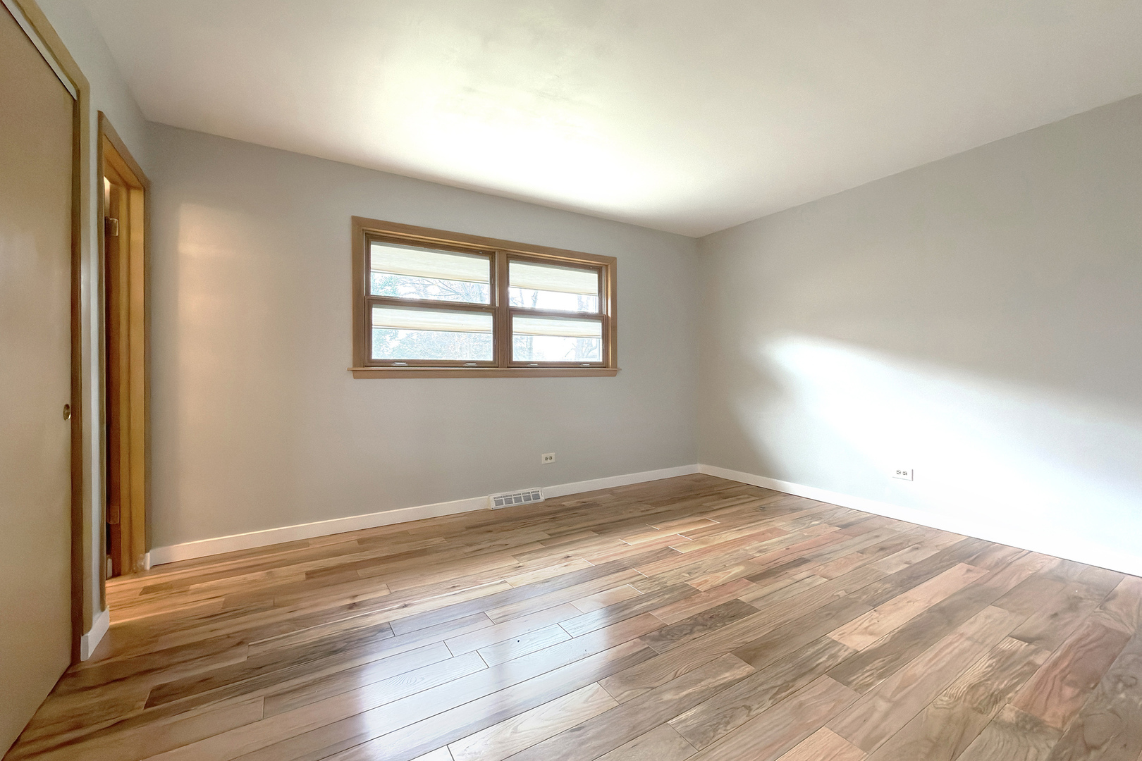 914 S Robert Drive, Mount Prospect, IL 60056