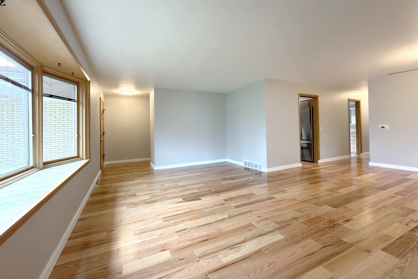 914 S Robert Drive, Mount Prospect, IL 60056