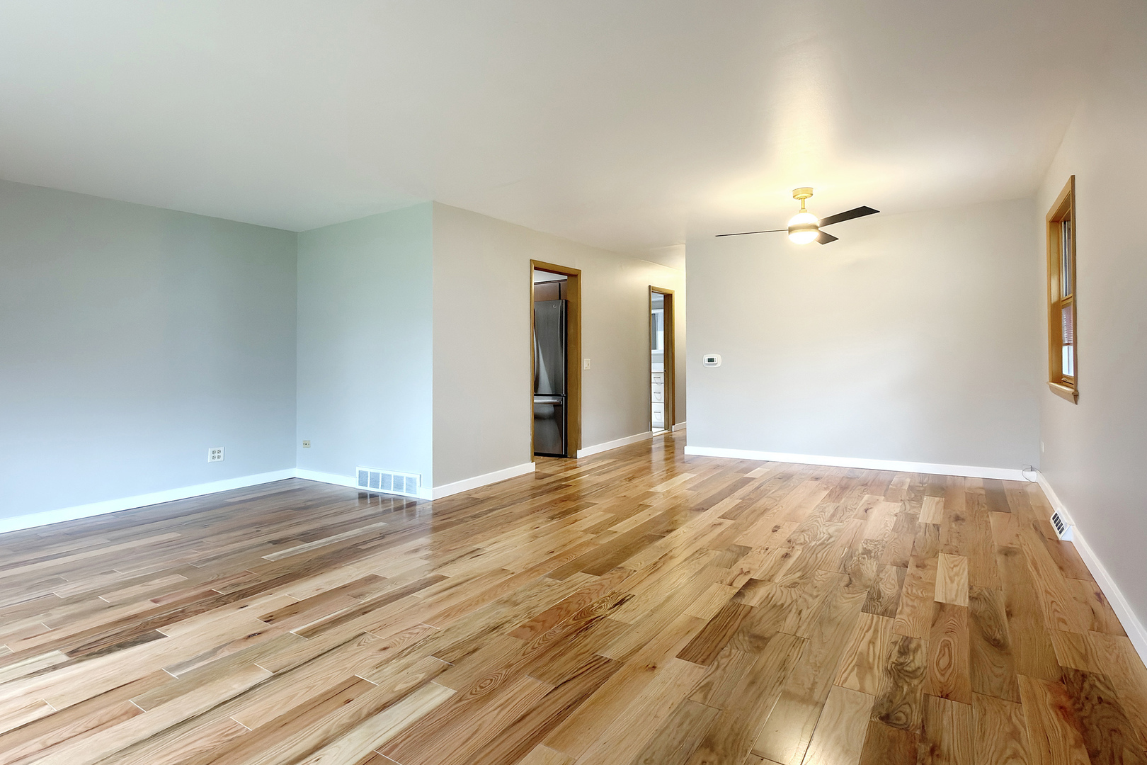 914 S Robert Drive, Mount Prospect, IL 60056