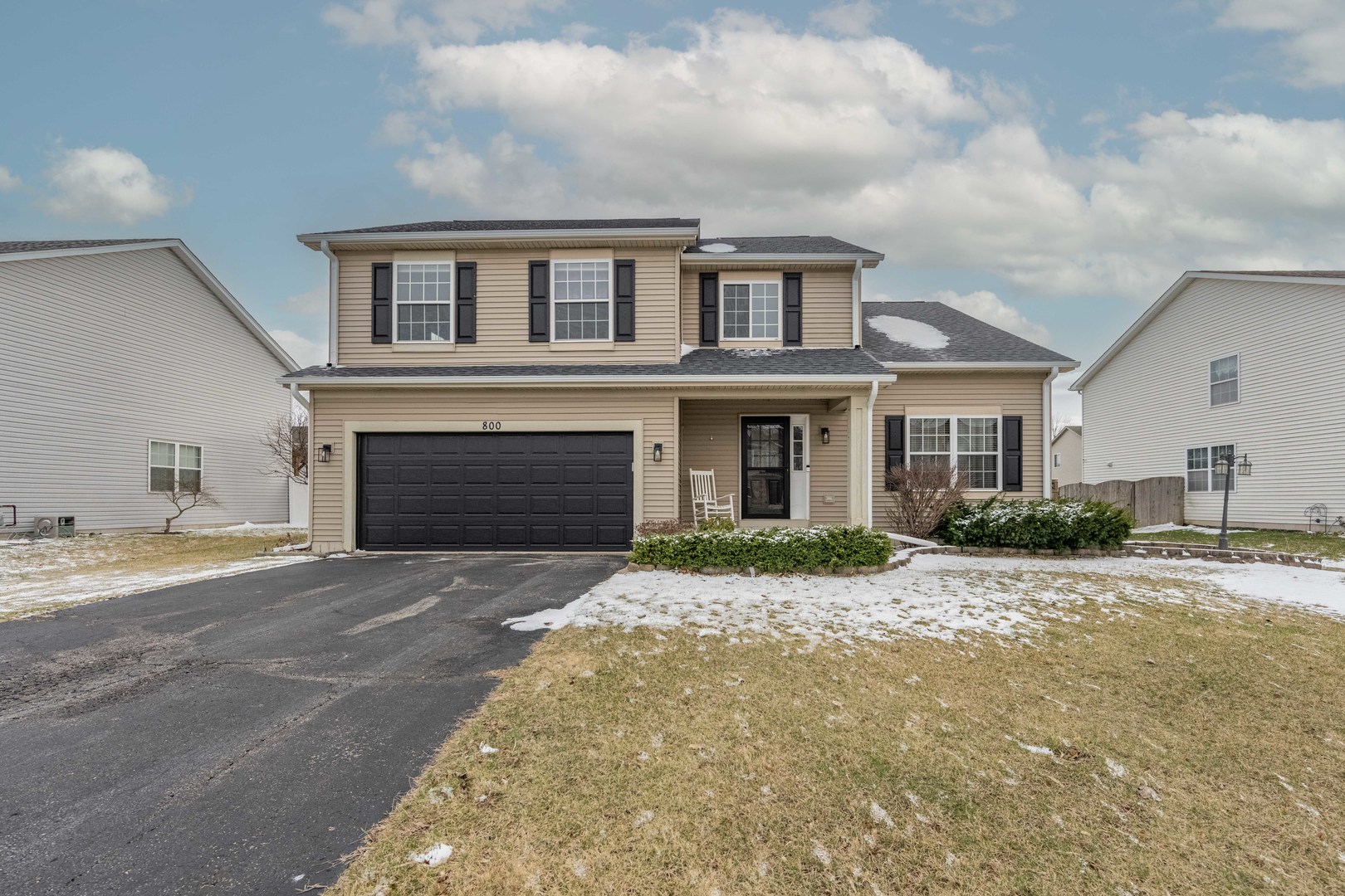 800 Maplewood Drive, Minooka, IL 60447