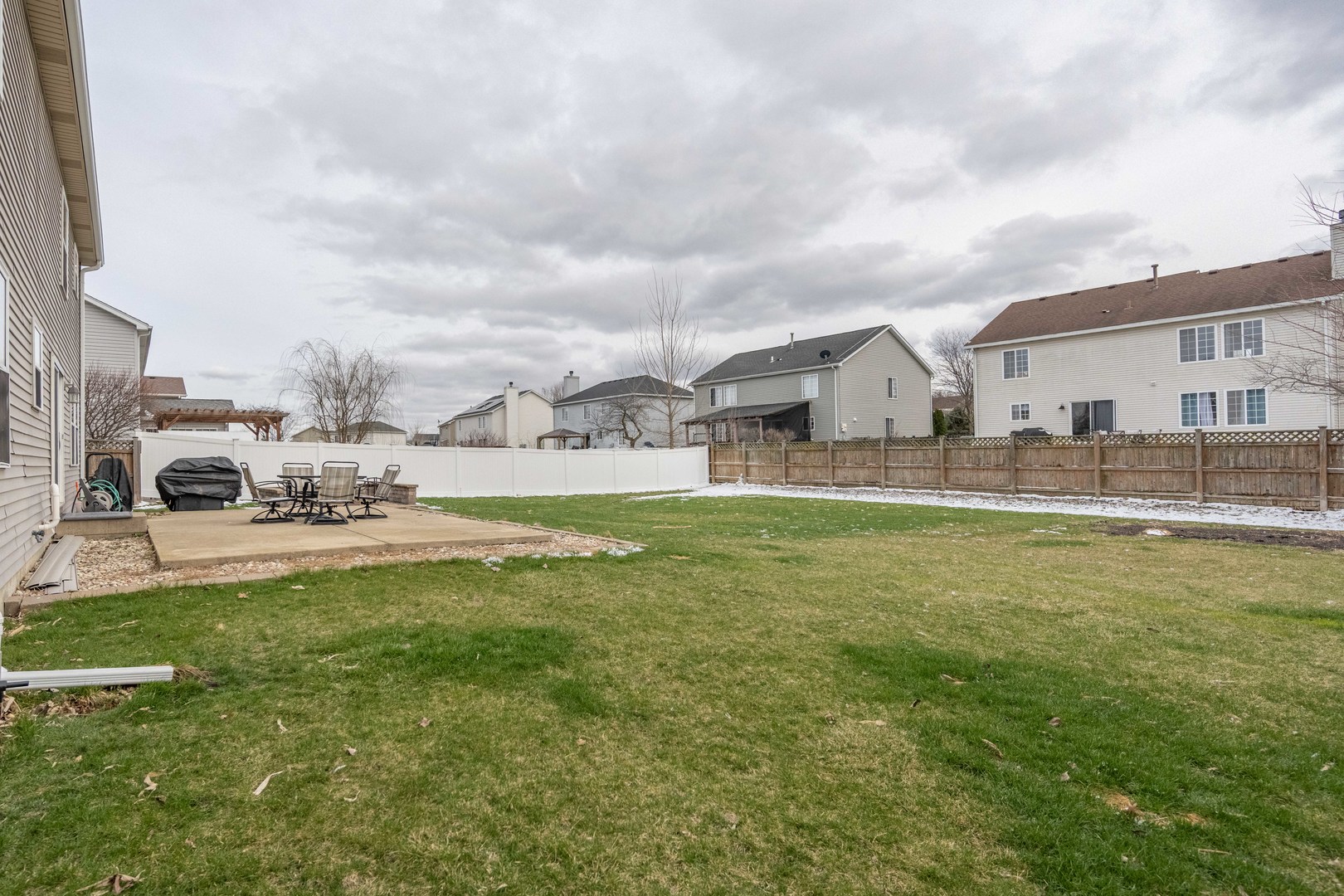 800 Maplewood Drive, Minooka, IL 60447