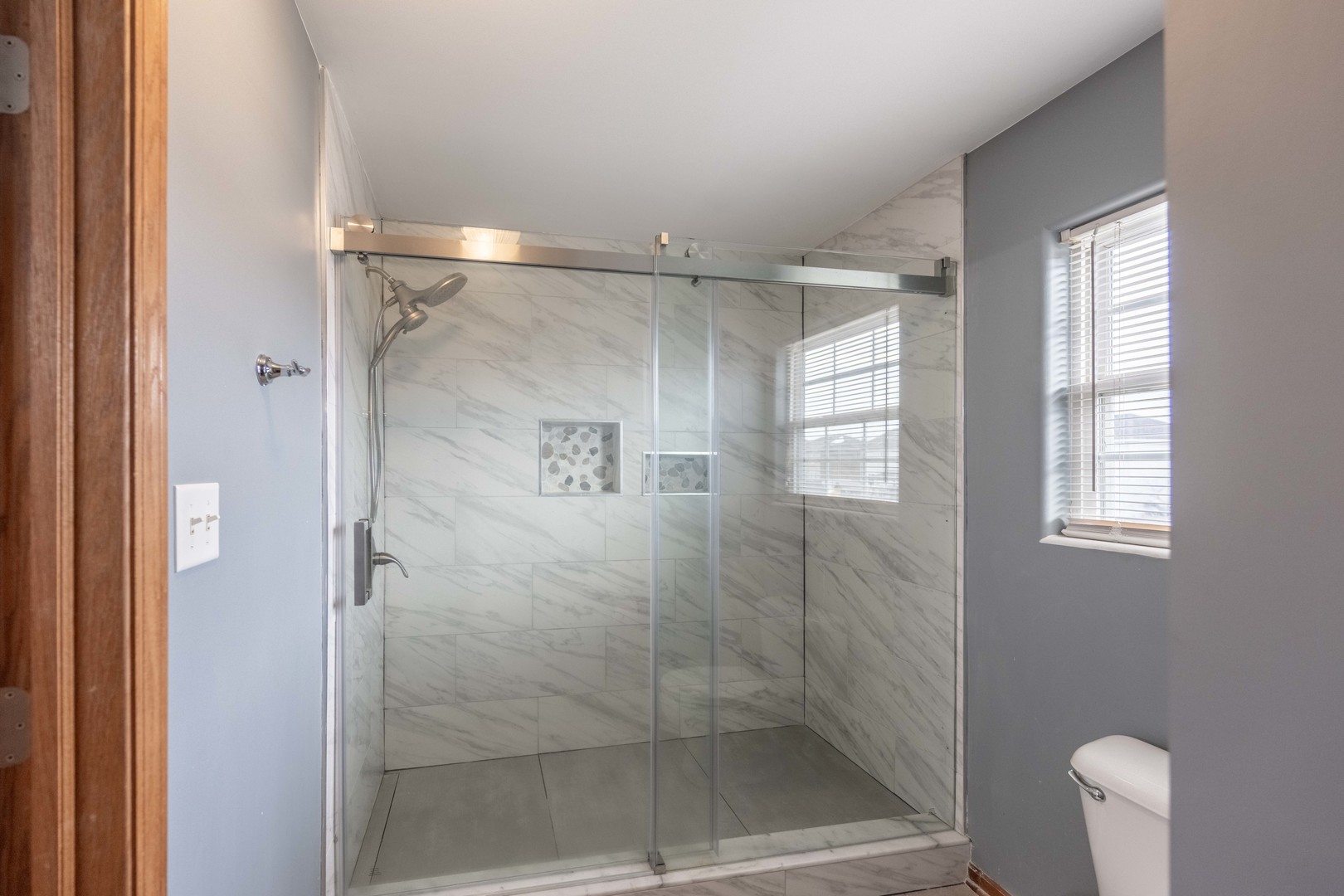 800 Maplewood Drive, Minooka, IL 60447