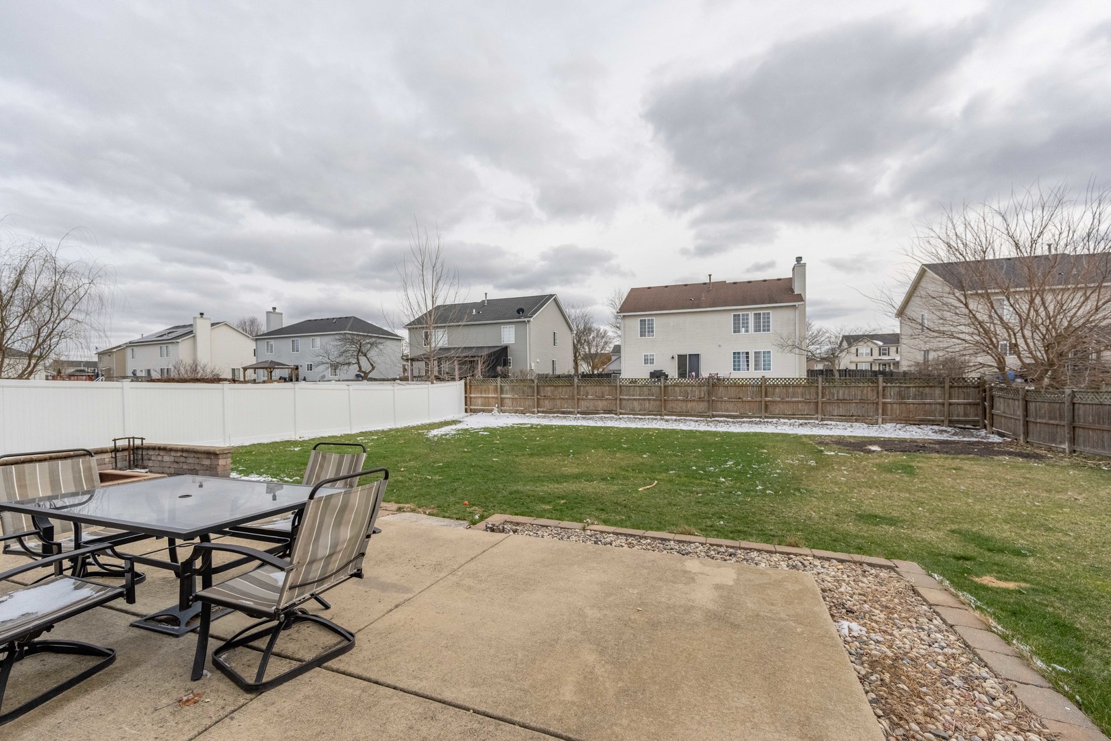 800 Maplewood Drive, Minooka, IL 60447