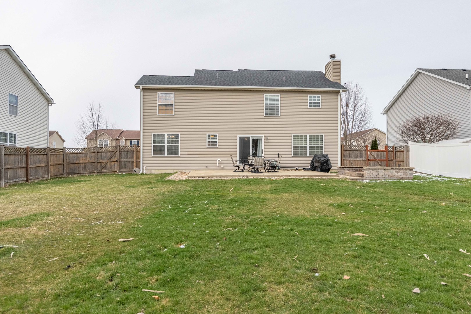 800 Maplewood Drive, Minooka, IL 60447