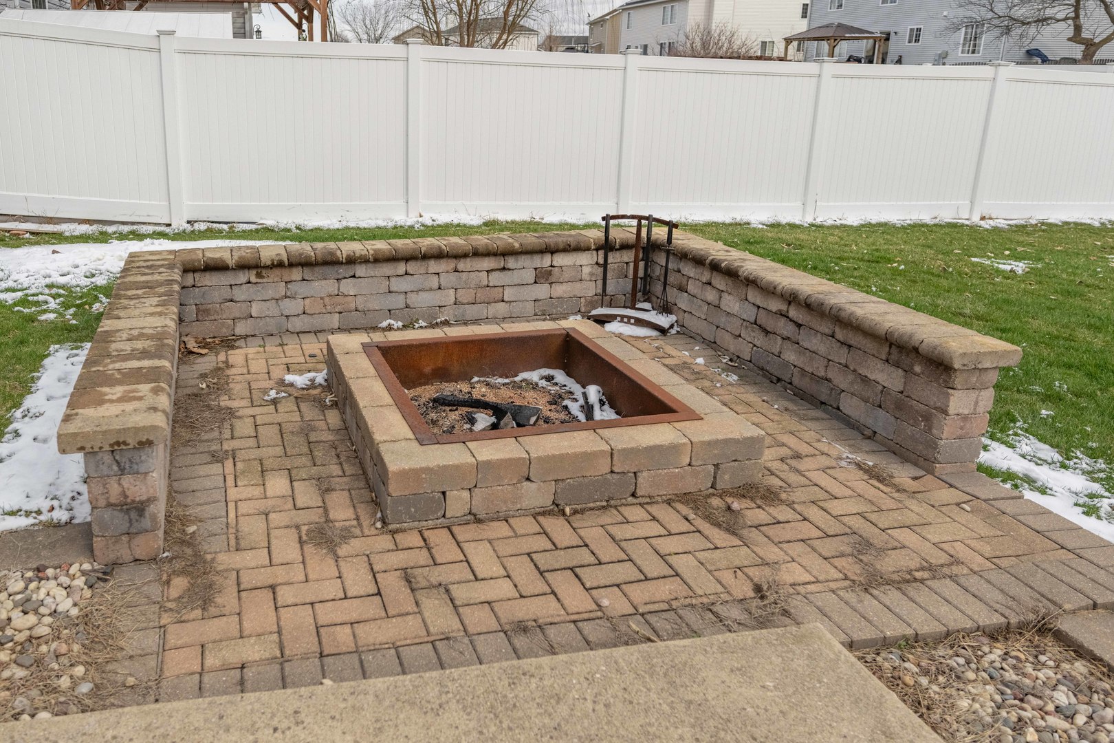 800 Maplewood Drive, Minooka, IL 60447