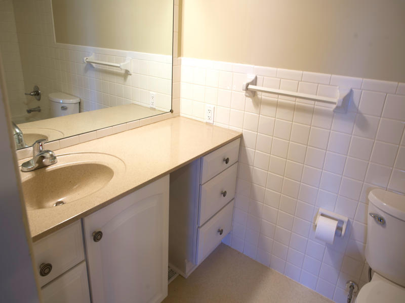 308 Granada Road, Bloomington, IL 61701