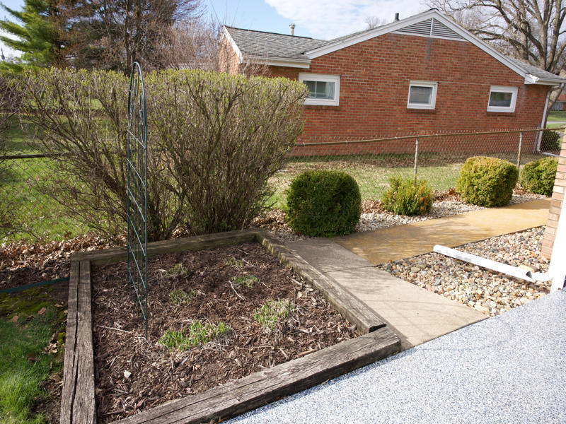 308 Granada Road, Bloomington, IL 61701