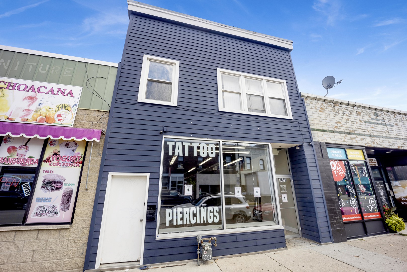 7055 N Clark Street, Chicago, IL 60626