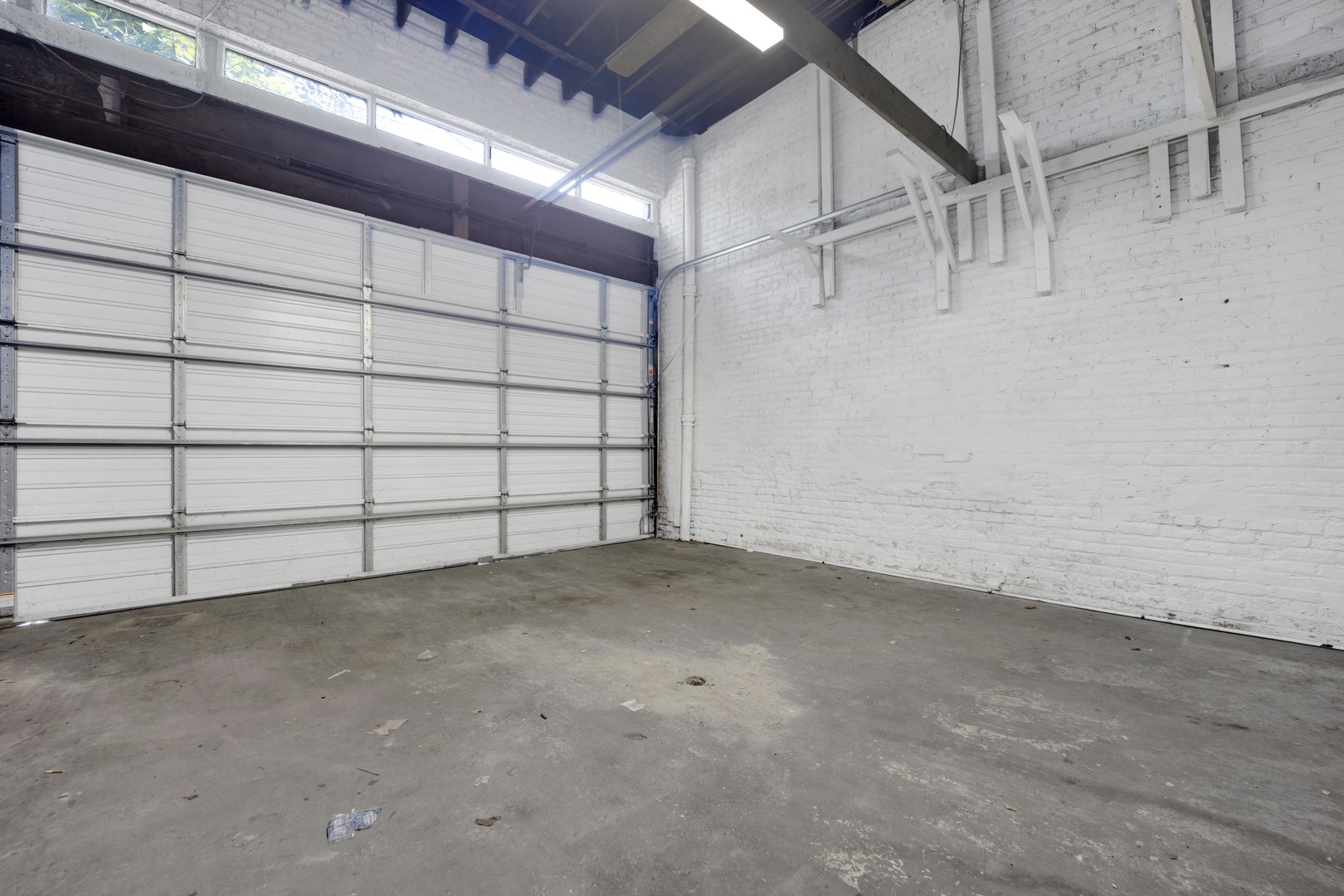 7055 N Clark Street, Chicago, IL 60626