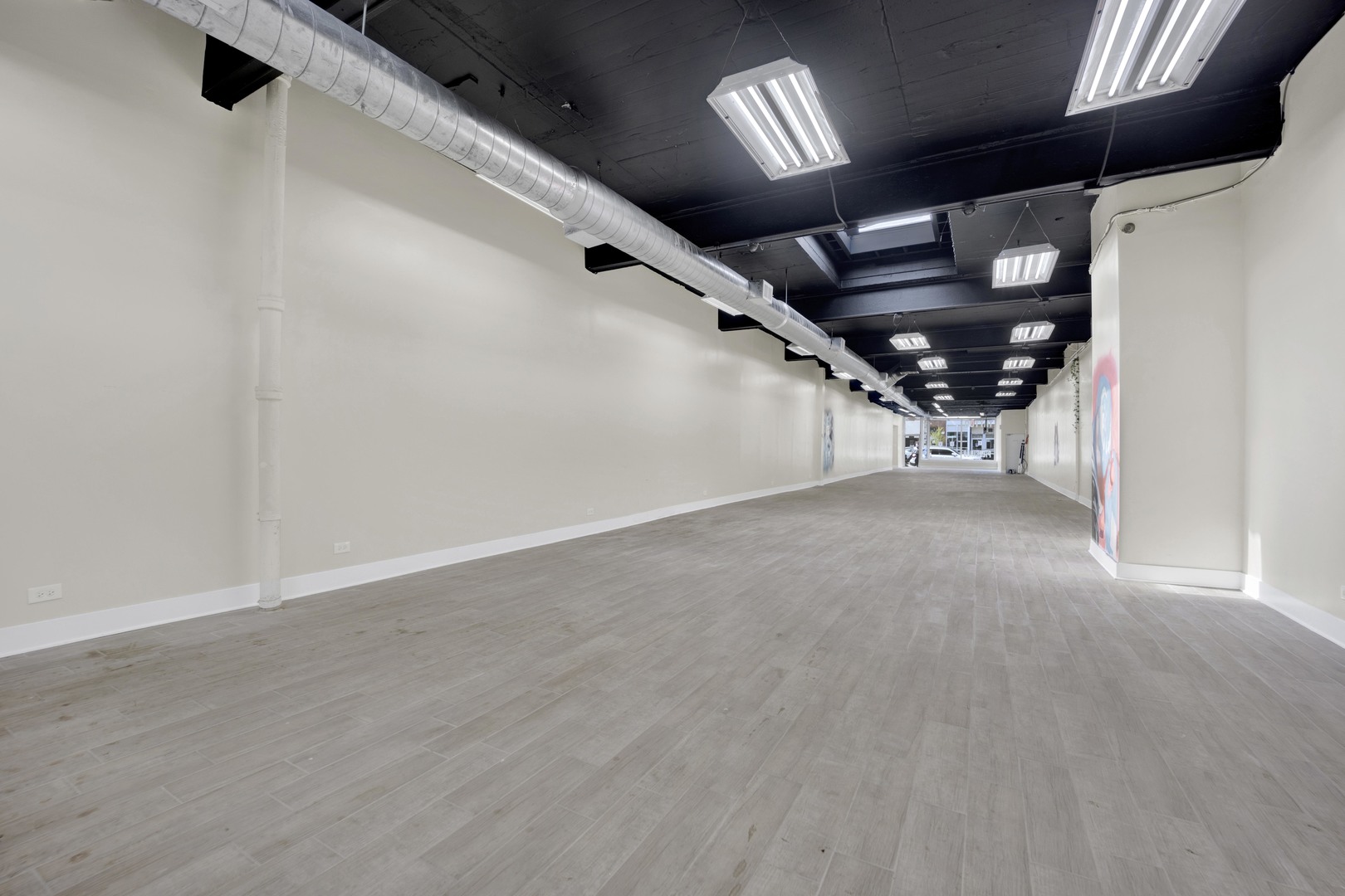 7055 N Clark Street, Chicago, IL 60626