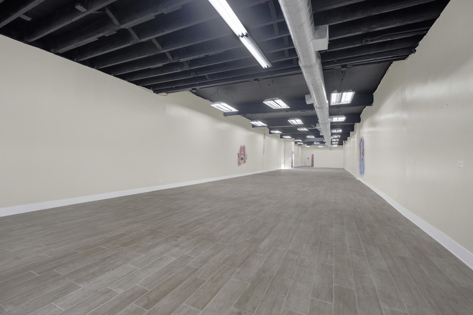 7055 N Clark Street, Chicago, IL 60626