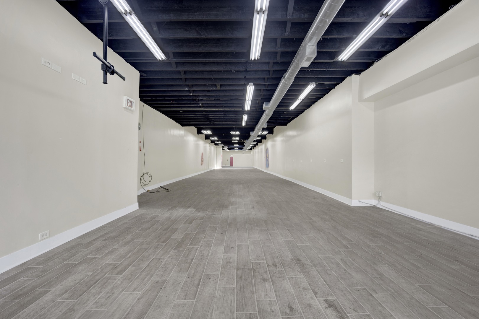 7055 N Clark Street, Chicago, IL 60626