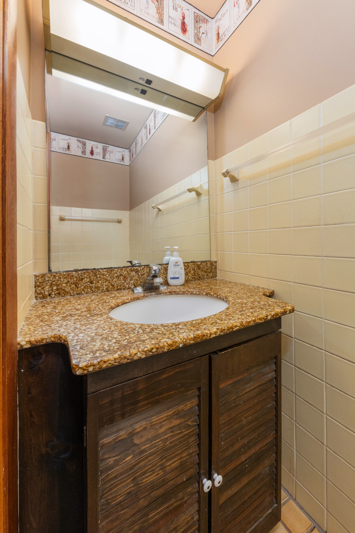 Naperville, IL 60563