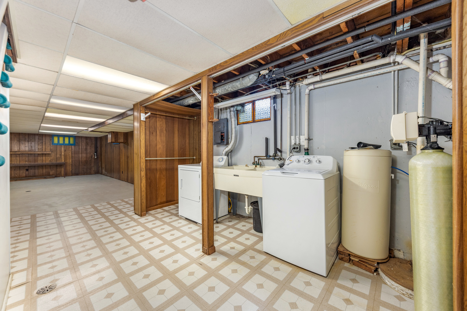 Naperville, IL 60563