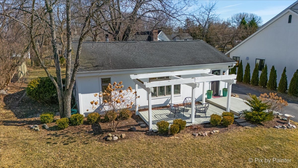 917 S Grove Avenue, Barrington, IL 60010