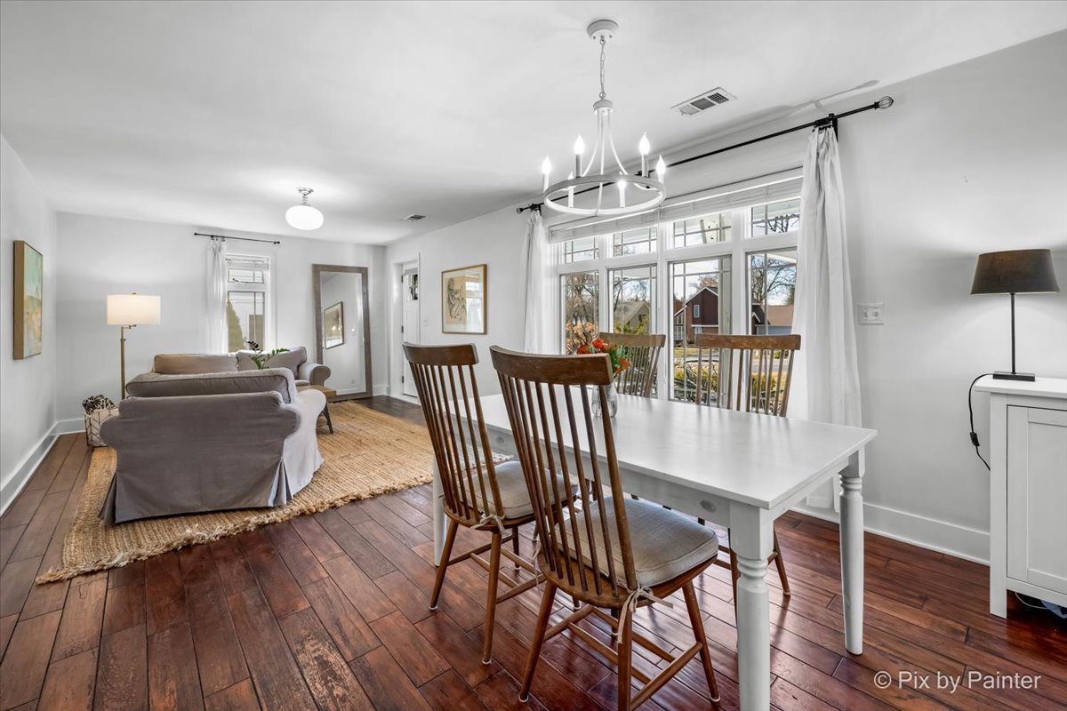 917 S Grove Avenue, Barrington, IL 60010