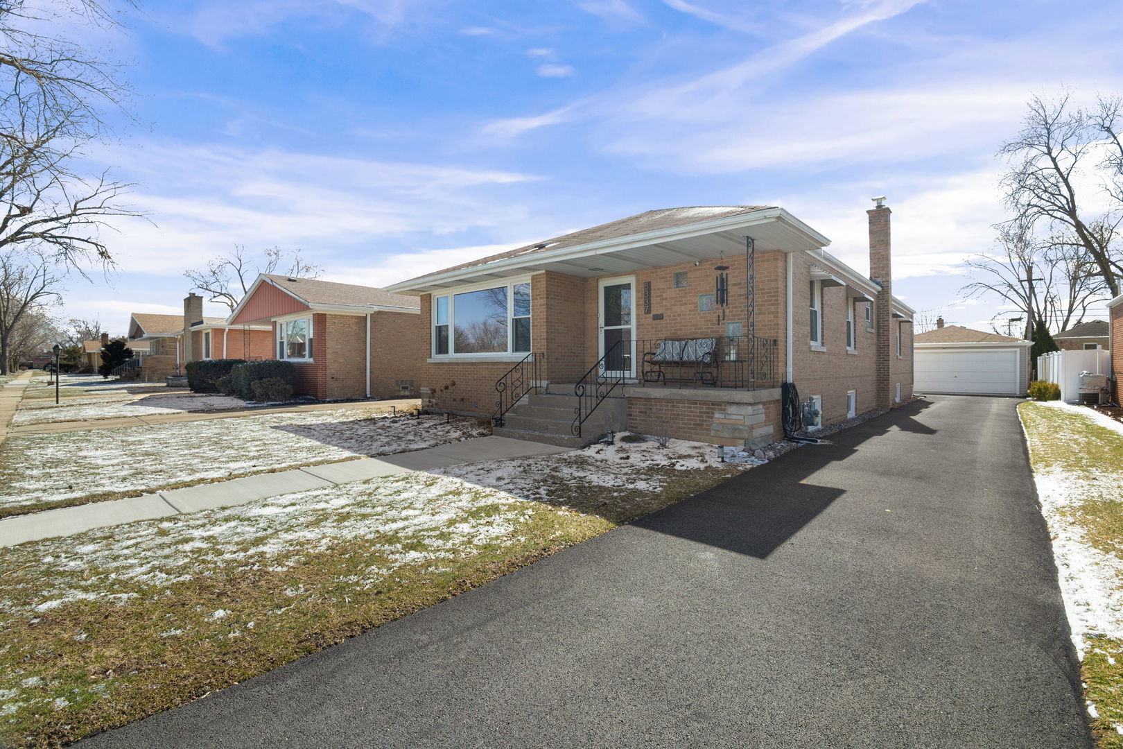 5337 W 102nd Street, Oak Lawn, IL 60453