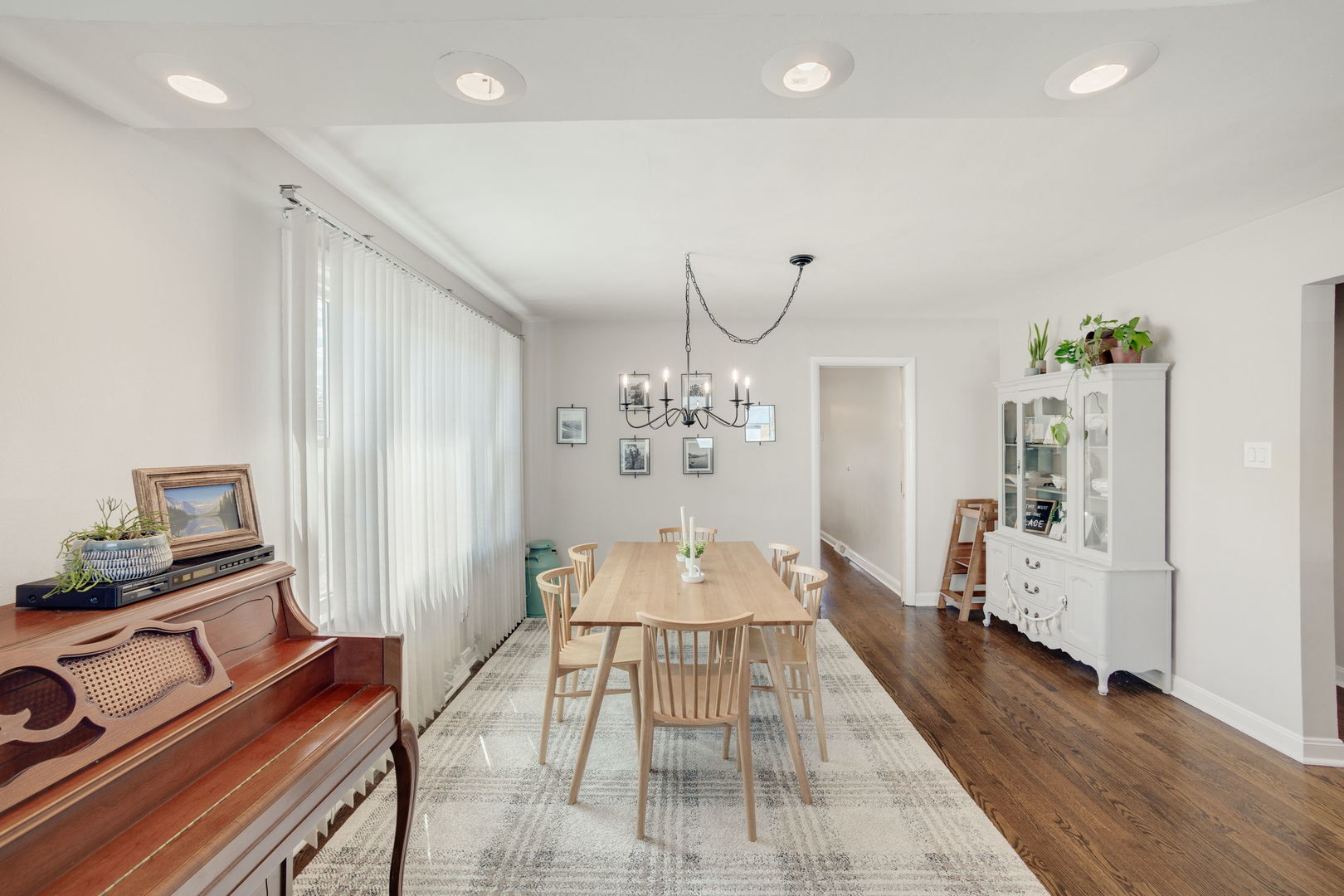 5337 W 102nd Street, Oak Lawn, IL 60453