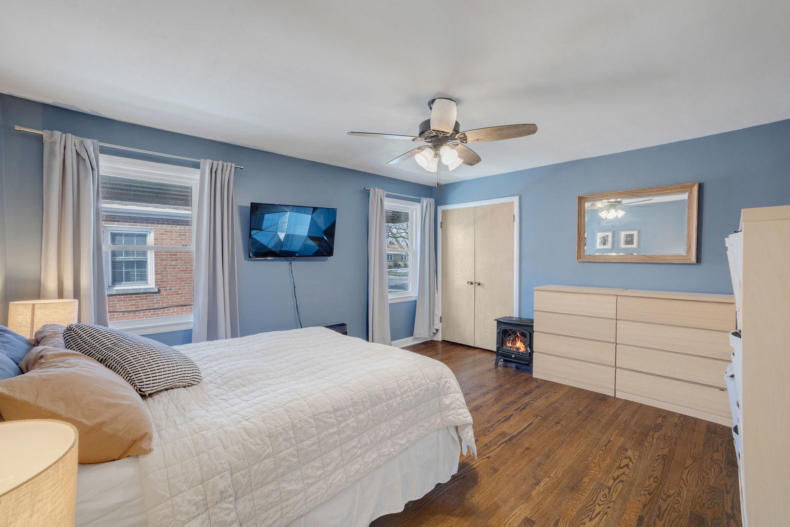 5337 W 102nd Street, Oak Lawn, IL 60453