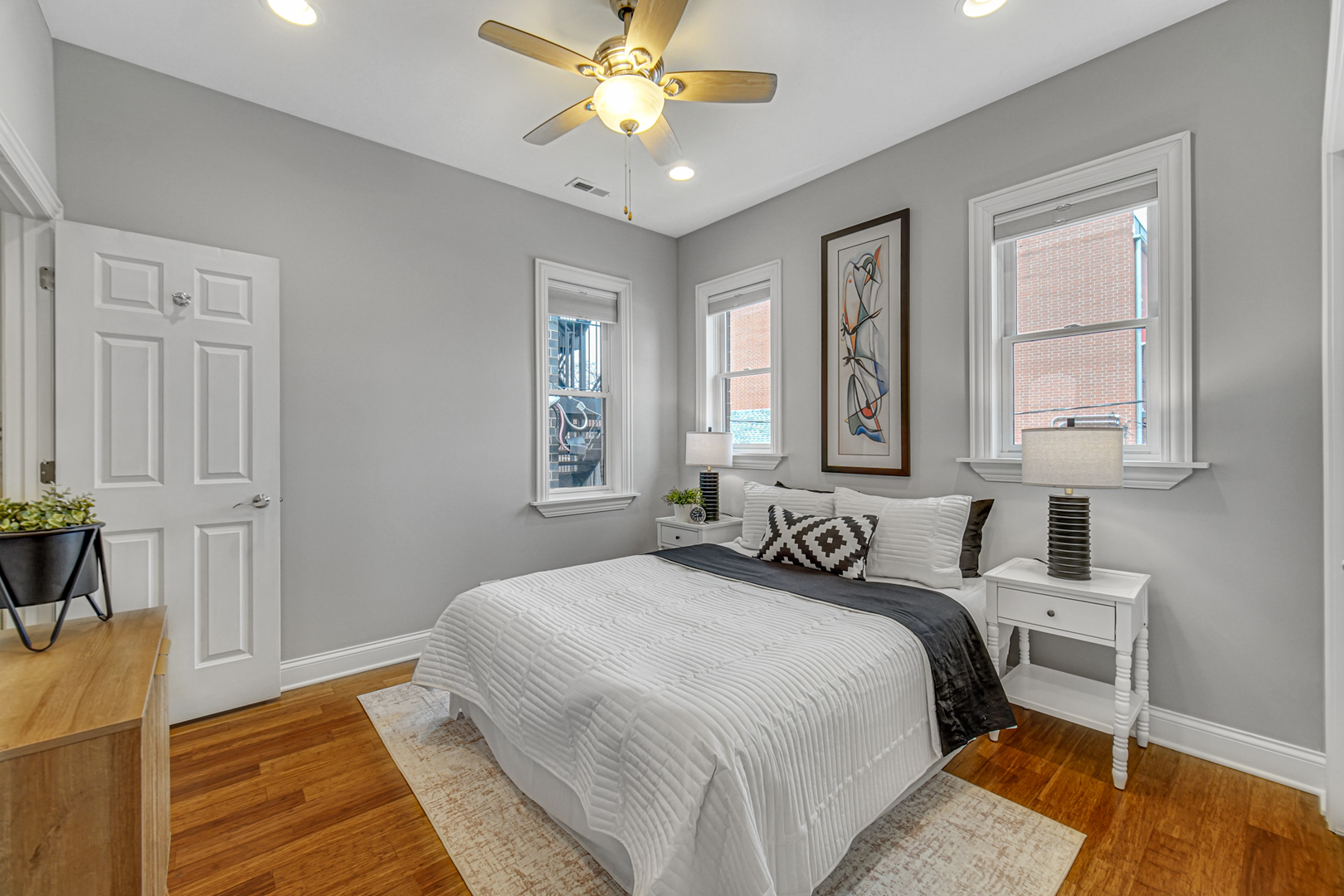 1040 W Polk Street #2B, Chicago, IL 60607