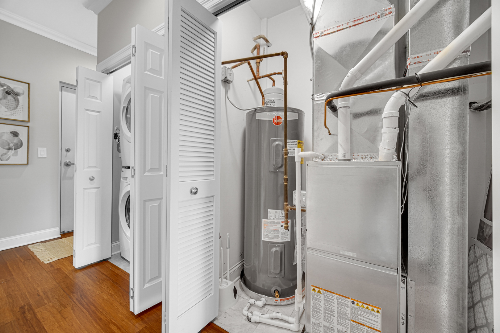 1040 W Polk Street #2B, Chicago, IL 60607