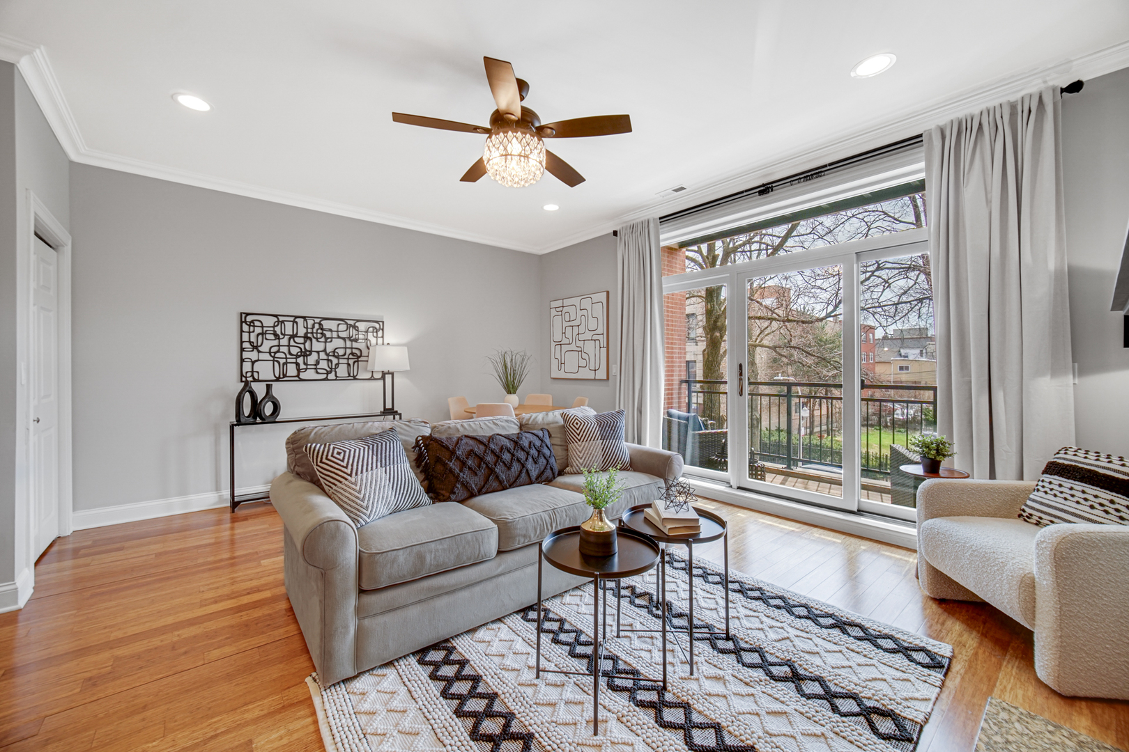 1040 W Polk Street #2B, Chicago, IL 60607