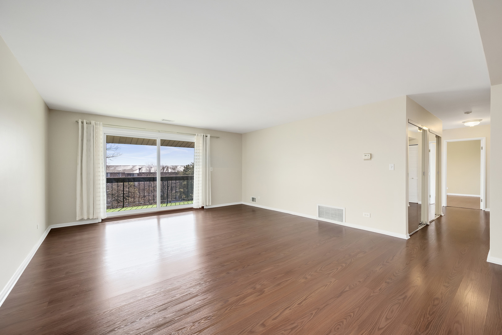 714 Walnut Drive #405, Darien, IL 60561