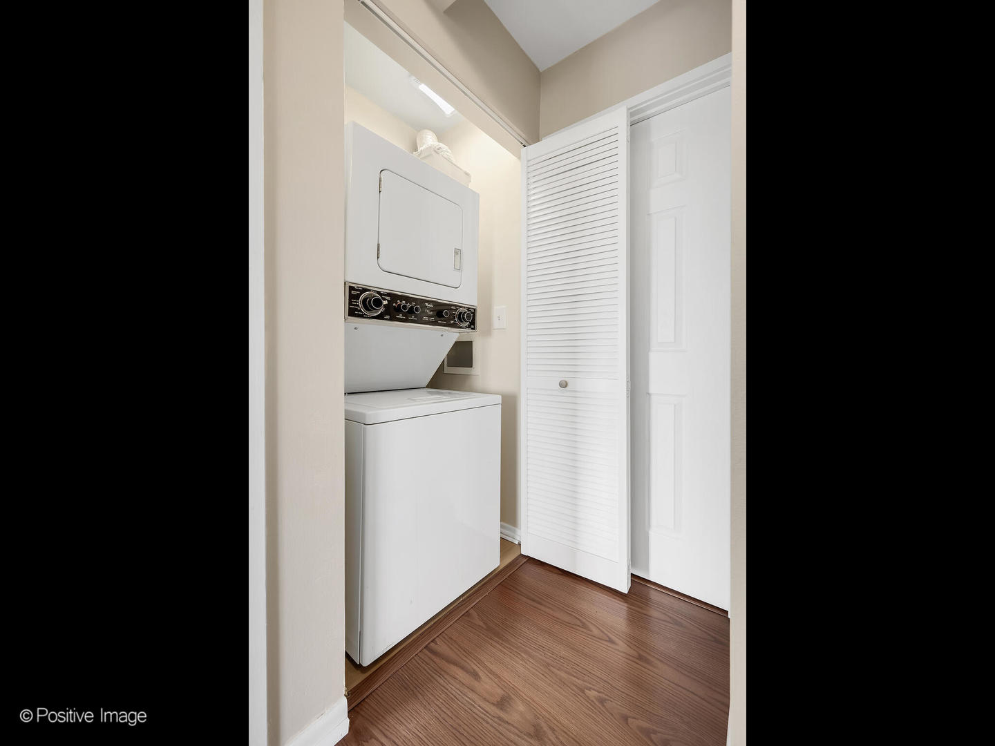 714 Walnut Drive #405, Darien, IL 60561