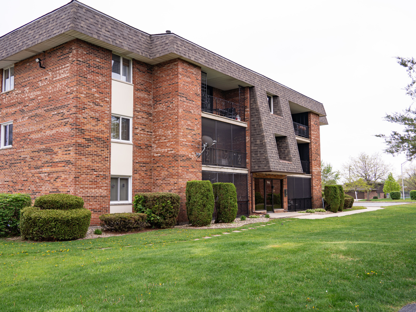 9146 W 140th Street #3NW, Orland Park, IL 60462