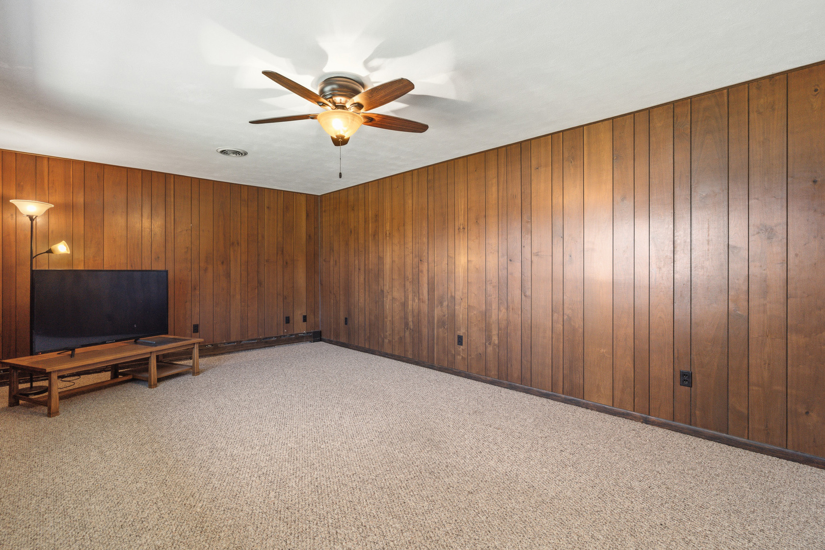 3300 Caroline Drive, Joliet, IL 60435