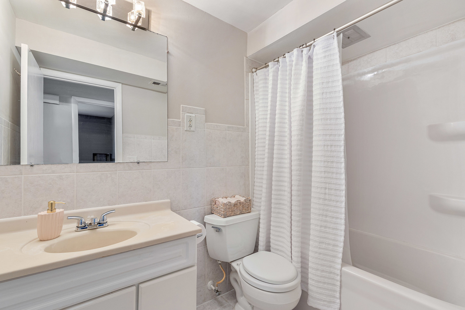 11116 S 84 Avenue #2B, Palos Hills, IL 60465